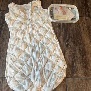 Dreamland Baby Weighted Quilted Sleep Sack - White with Mint Rainbows